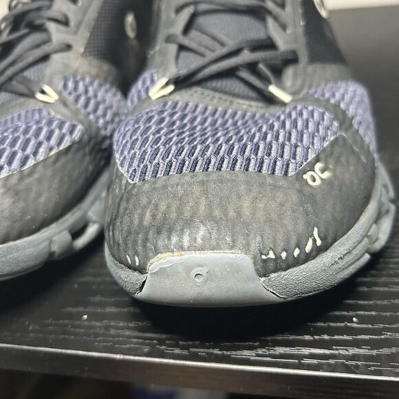 On Cloudflyer Mens Size 10.5 Black Running Shoes Sneakers - Picture 7 of 16